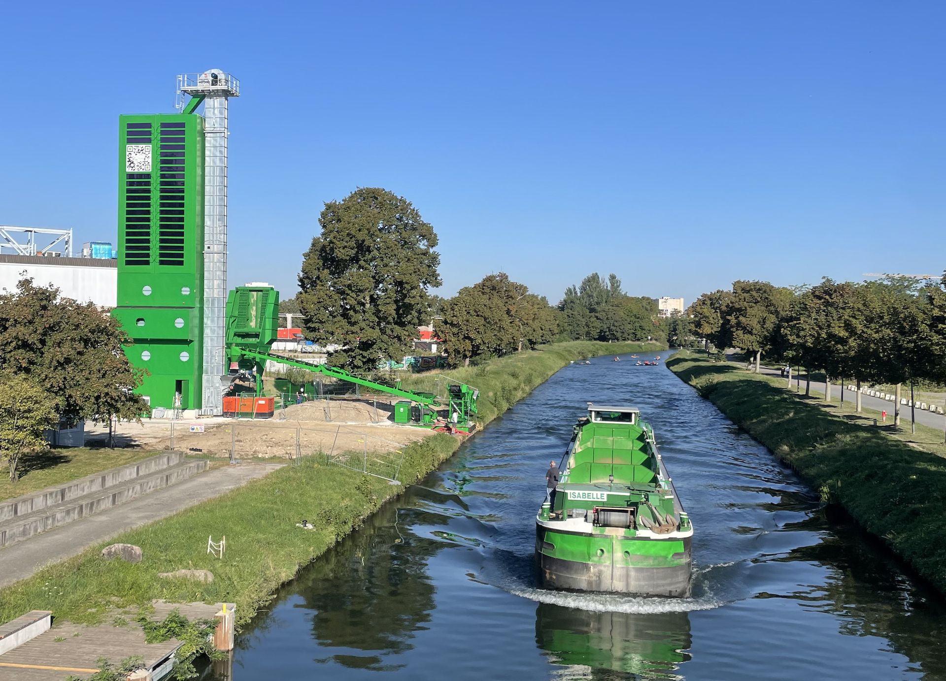 Distributeur automatique de béton sur le chantier Archipel 2 à Strasbourg